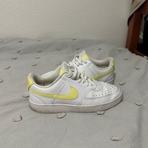 Nike Court Vision Low White Light Zitron W Size 9